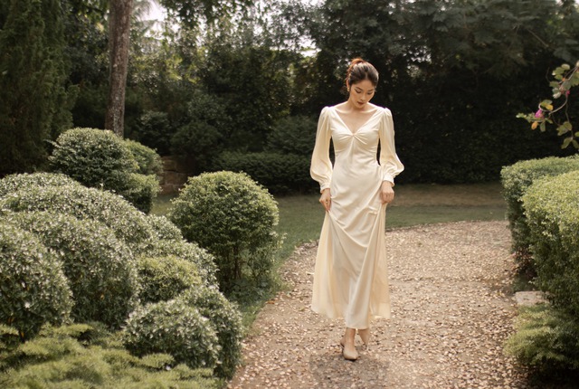 8 bezaubernde Models in weißen Kleidern, clevere Alters-Hacks, die Bürodamen über 30 helfen, sich so schön zu kleiden wie Liu Yifei im Film – Foto 6.