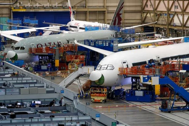Chúng tôi đang trong trạng thái hoảng loạn!: Công nhân Boeing tiết lộ những chuyện động trời bên trong cơ sở sản xuất máy bay lớn nhất thế giới - Ảnh 1.