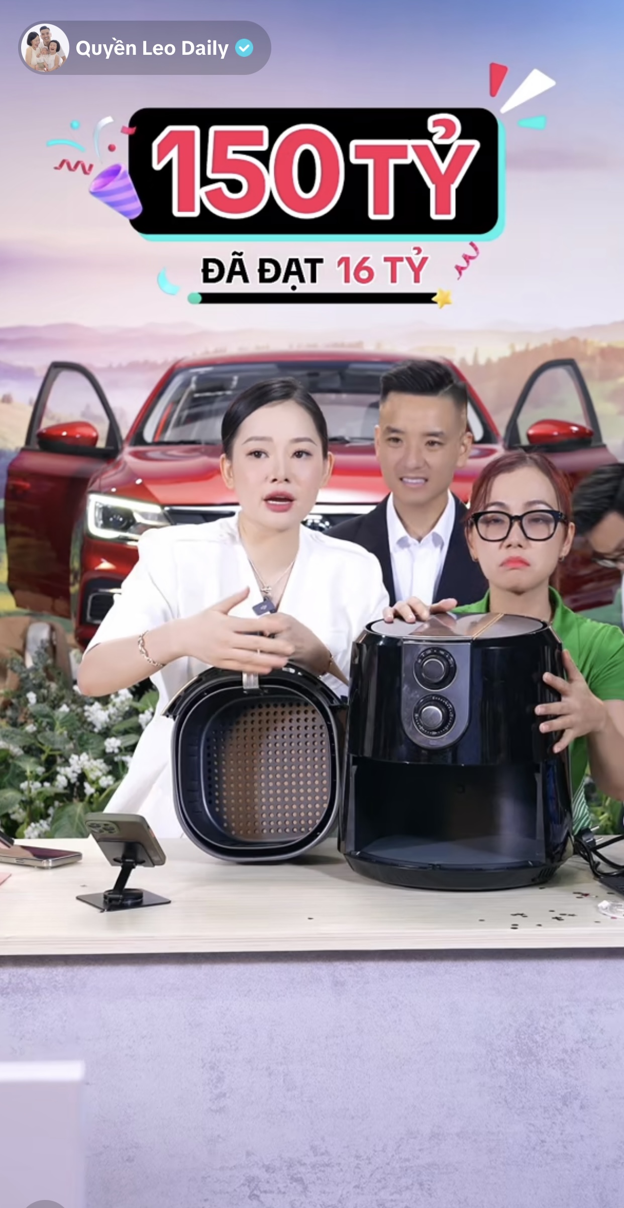 Phiên live 150 tỷ của Quyền Leo Daily: Mỗi phút kiếm 166 triệu, sau 2 tiếng doanh thu đã đạt 16 tỷ đồng, nhưng tụt hạng so với kỷ lục cũ! - Ảnh 2.