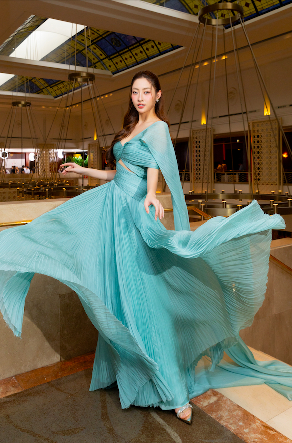 Trước thềm kết thúc nhiệm kỳ, Lê Hoàng Phương diện lại váy, tái hiện khoảnh khắc ở MGI 2023 - Ảnh 3.