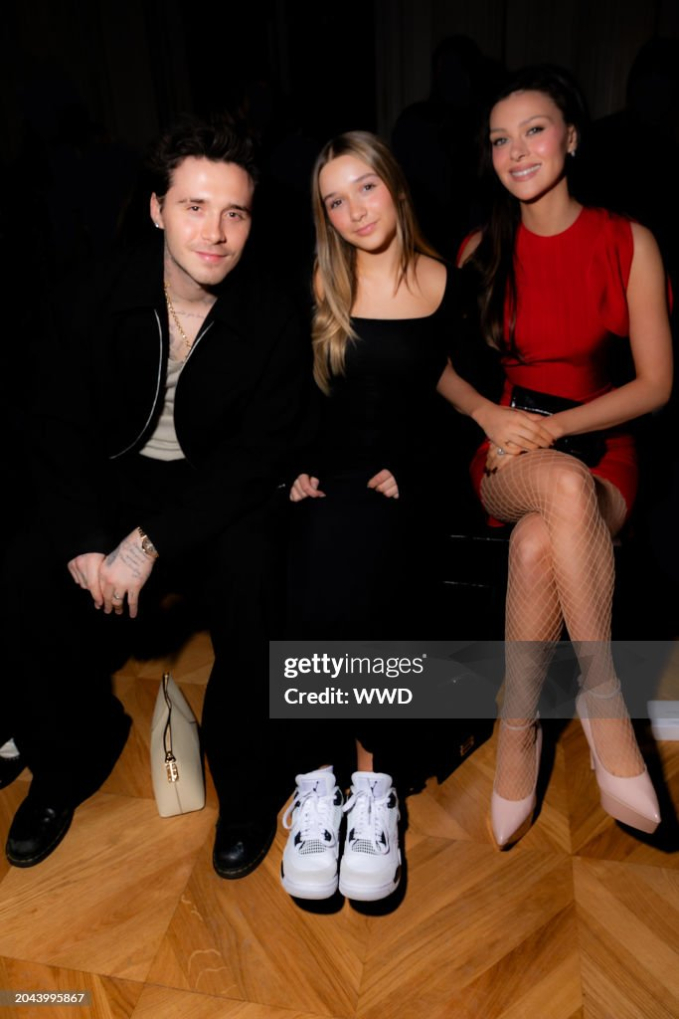 Con gái Beckham ở tuổi dậy thì: Lột xác thành thiếu nữ xinh đẹp, thích diện váy hai dây nữ tính, gây sốt mỗi lần xuất hiện cùng bố - Ảnh 10. Con gái Beckham ở tuổi dậy thì: Lột xác thành thiếu nữ xinh đẹp, thích diện váy hai dây nữ tính, gây sốt mỗi lần xuất hiện cùng bố - Ảnh 10.