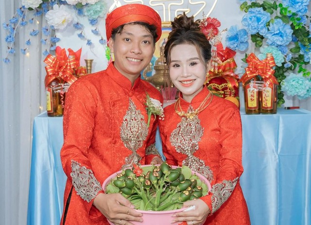 Bị ong đốt trước ngày cưới, cô dâu khiến make up giỏi nhất cũng bất lực, chồng không thể nhịn cười - Ảnh 5.