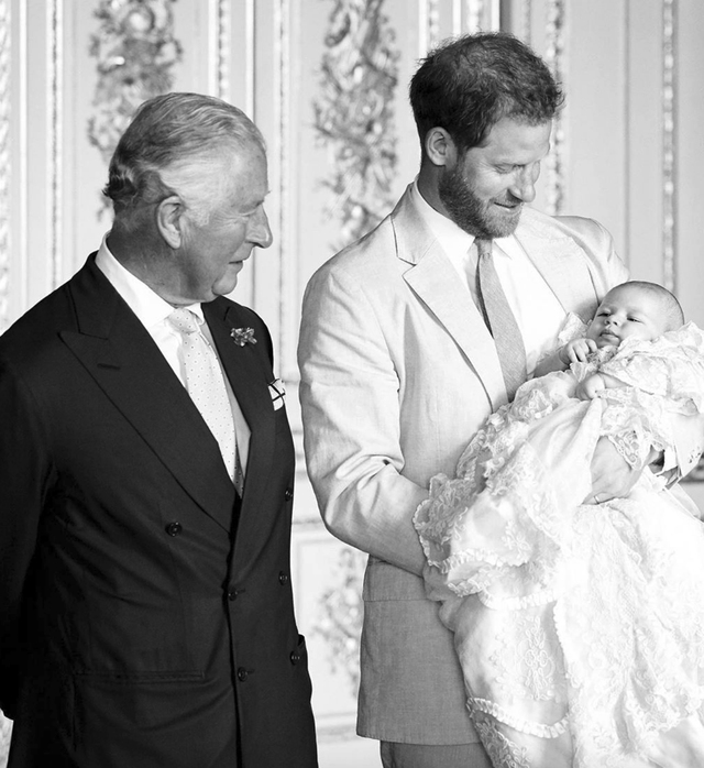 Vua Charles gửi quà sinh nhật ý nghĩa cho cháu gái Lilibet dù Harry - Meghan không mời bất kỳ thành viên hoàng gia nào - Ảnh 2.