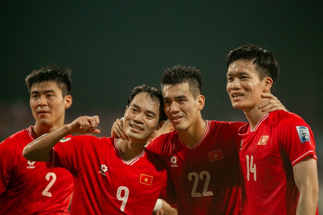 Được FIFA cộng hàng loạt điểm số, đội tuyển Việt Nam bỏ xa Indonesia trên BXH thế giới - Ảnh 1.