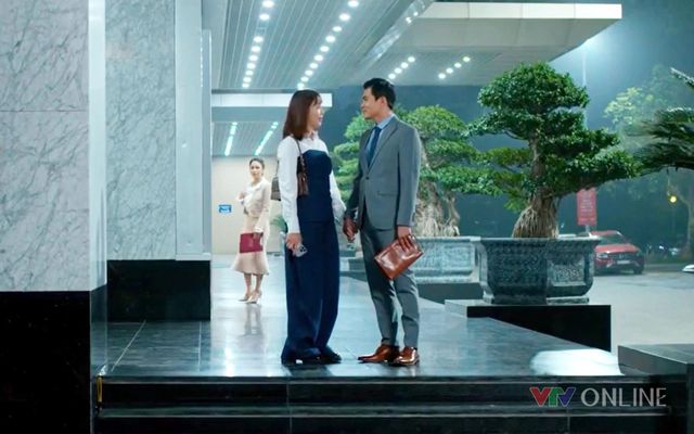 Từ mặt chi chít mụn đến váy áo thảm họa, Hồng Diễm có bị ekip Trạm Cứu Hộ Trái Tim ghét không đấy? - Ảnh 4. Từ mặt chi chít mụn đến váy áo thảm họa, Hồng Diễm có bị ekip Trạm Cứu Hộ Trái Tim ghét không đấy? - Ảnh 4.