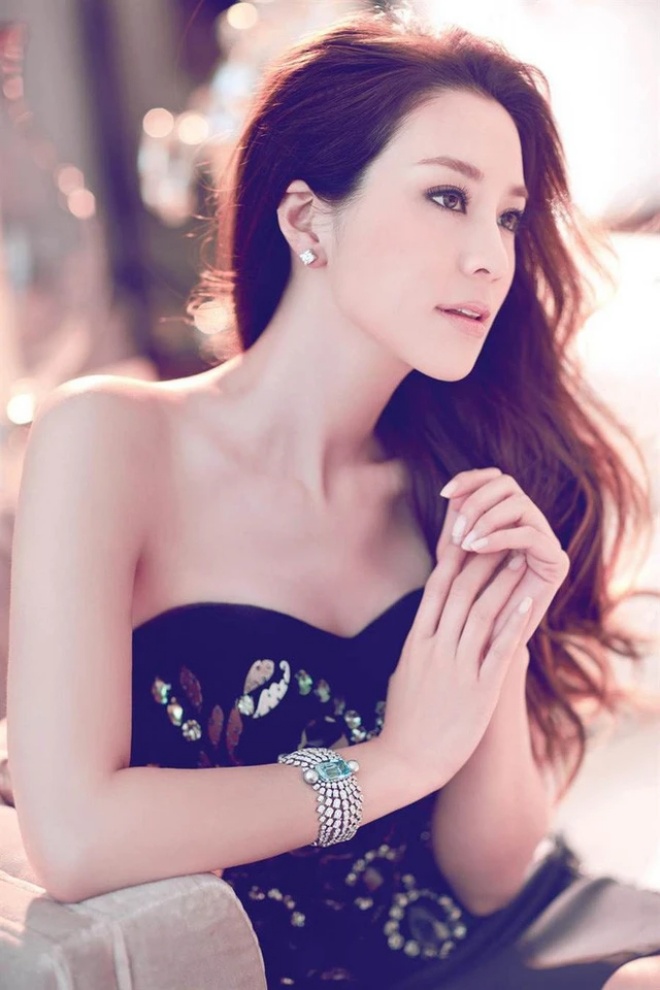 Mỹ nhân số hưởng nhất showbiz trẻ đẹp khó tin sau 20 năm, chẳng cần đóng phim vẫn sống nhàn hạ với 300.000 nghìn tỷ - Ảnh 2.