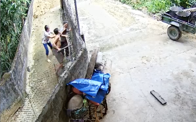 Mâu thuẫn nhỏ trong cuộc rượu, anh cầm dao đâm em họ tử vong - Ảnh 2.