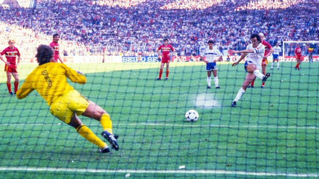 EURO 1984, sự thống trị của người Pháp - Ảnh 3.