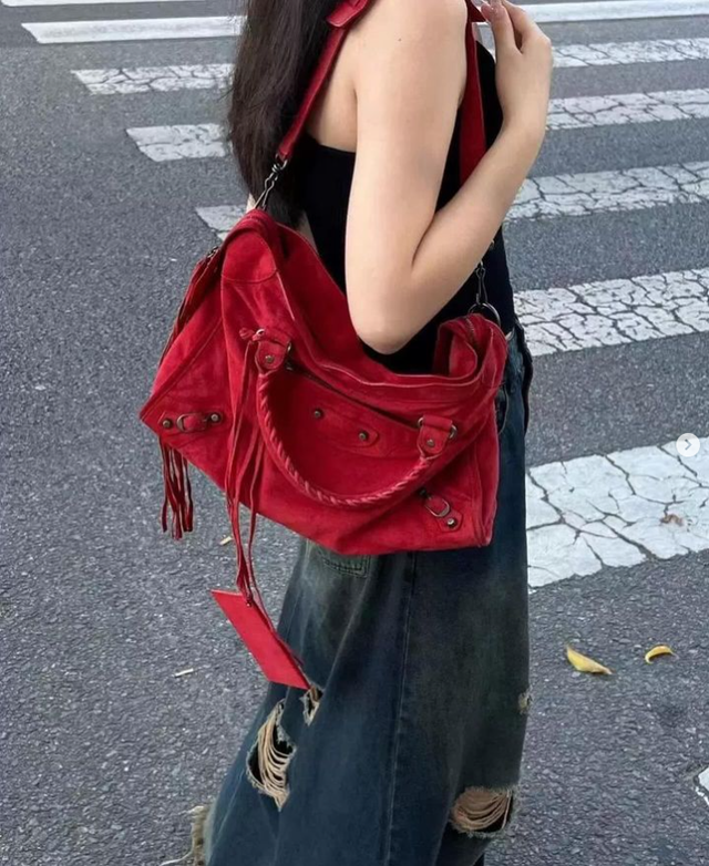 Hot girl người Đức mách 5 mẫu túi phải sở hữu để style mùa hè lên hương - Ảnh 18.