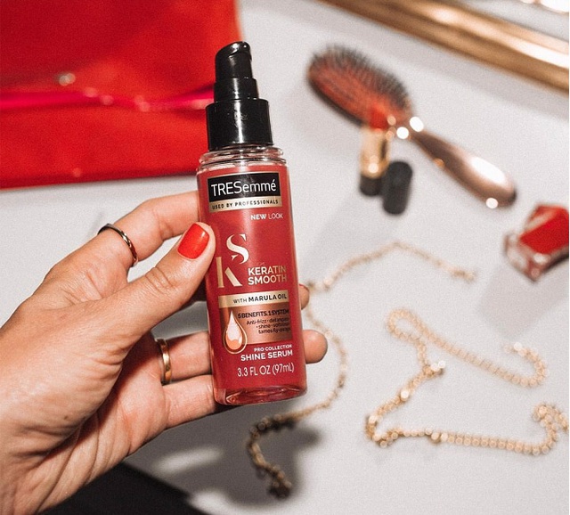 Muốn được khen tóc bồng bềnh đẹp mê tơi, bạn ghim ngay 7 em serum chăm sóc giá bình dân này - Ảnh 1.