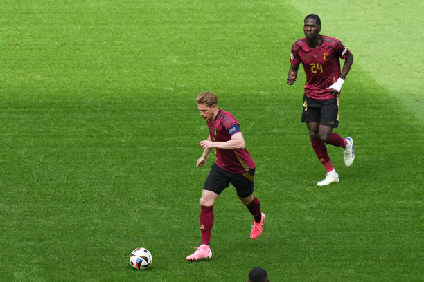 Trực tiếp Ph&aacute;p vs Bỉ: Mbappe s&uacute;t b&oacute;ng thẳng l&ecirc;n trời - Ảnh 1.