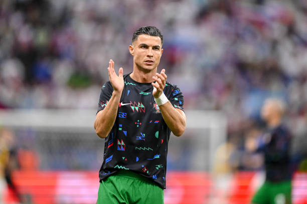 Trực tiếp Bồ Đào Nha - Slovenia: Ronaldo đá chính, sẵn sàng quẩy đục nước tại vòng 1/8 Euro 2024 - Ảnh 2.