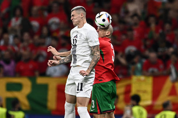 Trực tiếp Bồ Đào Nha - Slovenia: Không vào!! Ronaldo sút phạt sấm sét! - Ảnh 1.
