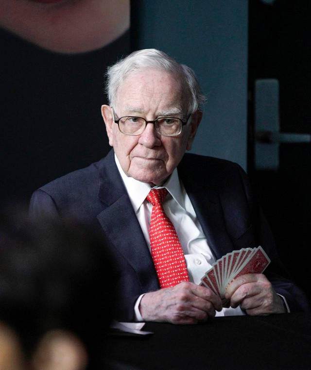 Nguy cơ nội chiến gia tộc Warren Buffett: Nguồn cơn từ khối tài sản 130 tỷ USD bị người cha cho đi làm từ thiện có thể khiến 3 con xích mích - Ảnh 4.