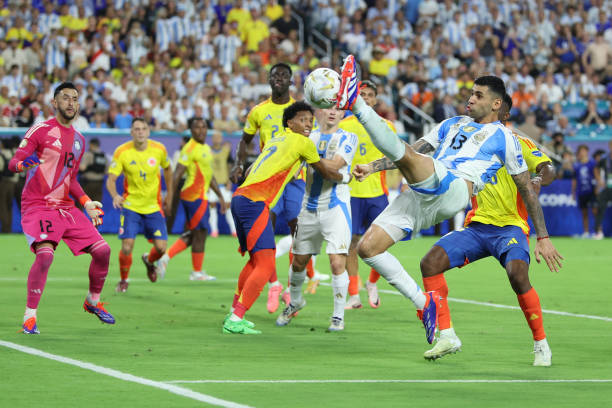 Trực tiếp chung kết Copa 2024 Argentina - Colombia: Messi khóc rời sân sớm, hai đội đá hiệp phụ - Ảnh 1.