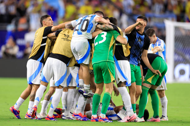 Trực tiếp chung kết Copa 2024 Argentina - Colombia: VÀO!!!! Người hùng lộ diện! Messi hạnh phúc vô bờ! - Ảnh 1.