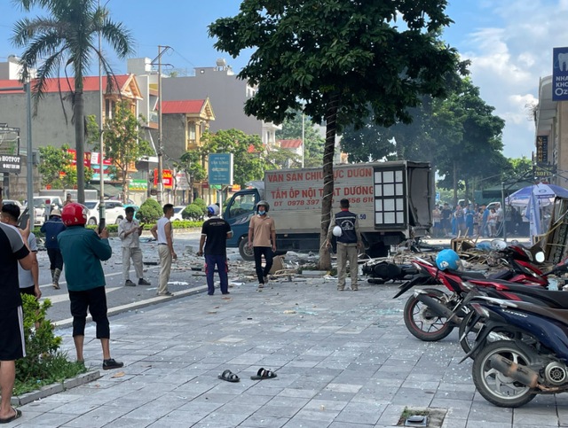 Vụ nổ ở Vĩnh Phúc: Hàng xóm cảnh báo có mùi gas rò rỉ nhưng nhóm thợ thi công bỏ ngoài tai - Ảnh 2.