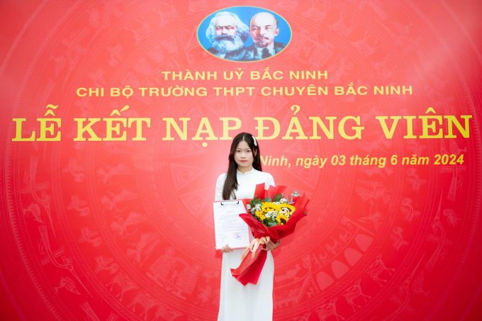 Ngôi trường được nhắc tên nhiều nhất hiện tại: Có 5 thủ khoa toàn quốc thi tốt nghiệp THPT 2024- Ảnh 2.