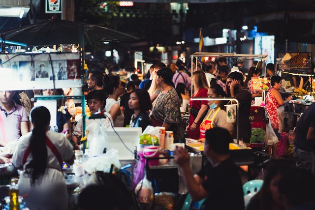 Những điều du khách tuyệt đối không nên làm khi tới Thái Lan: Huýt sáo vào ban đêm cũng là điều "cấm kỵ"- Ảnh 1.