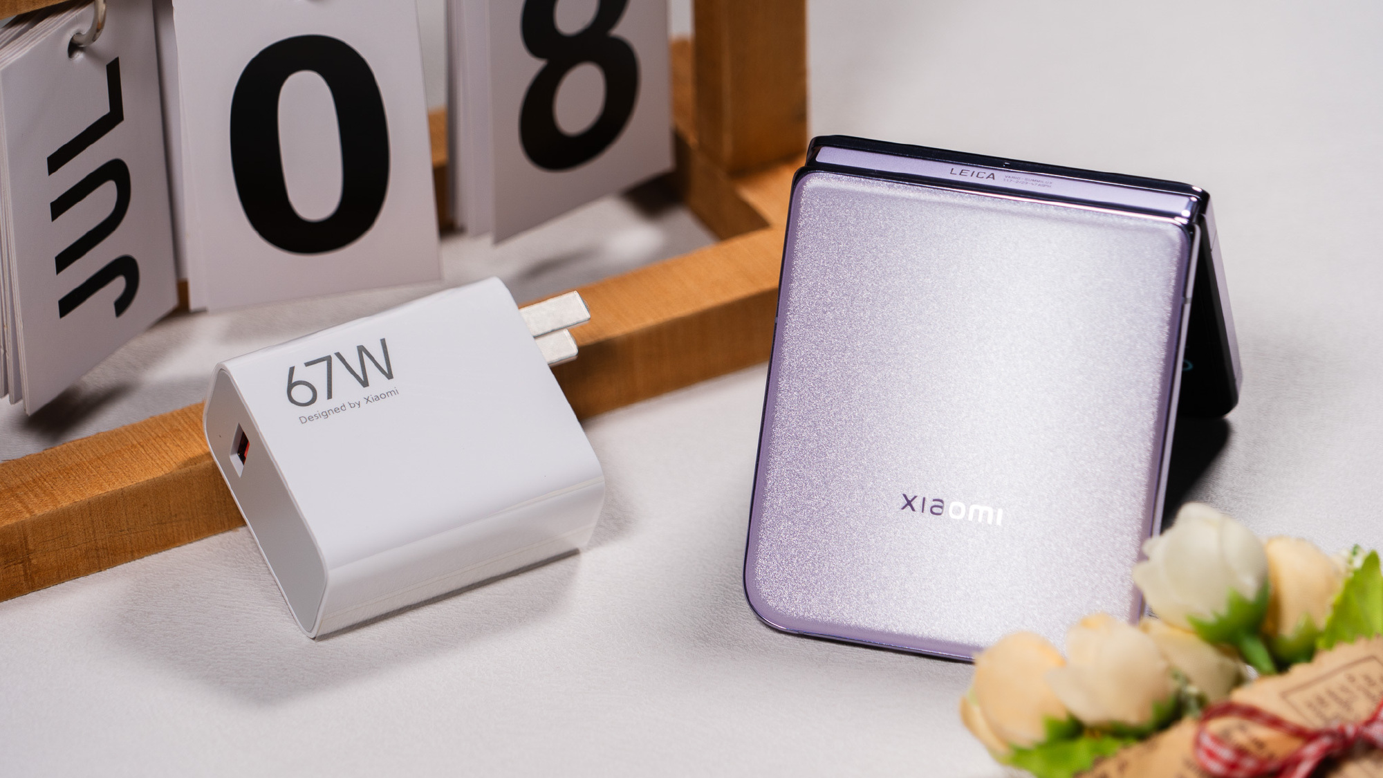 Cận cảnh Xiaomi MIX Flip: Thiết kế cực đẹp, màn hình phụ xịn nhất thế giới, pin cũng lớn nhất, giá rẻ hơn Galaxy Z Flip6- Ảnh 17.