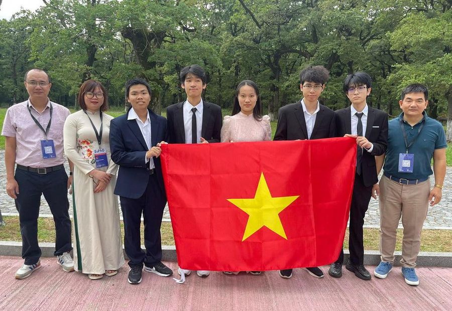 Việt Nam đạt thành tích cao tại Olympic Vật lý châu Âu năm 2024- Ảnh 1.