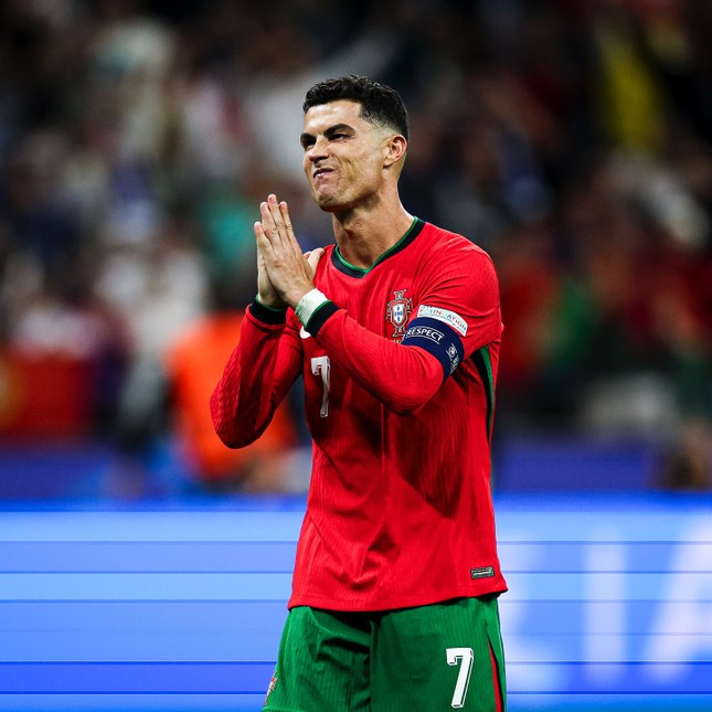 Ronaldo chạm cột mốc buồn trong kỳ EURO cuối cùng - Ảnh 2.