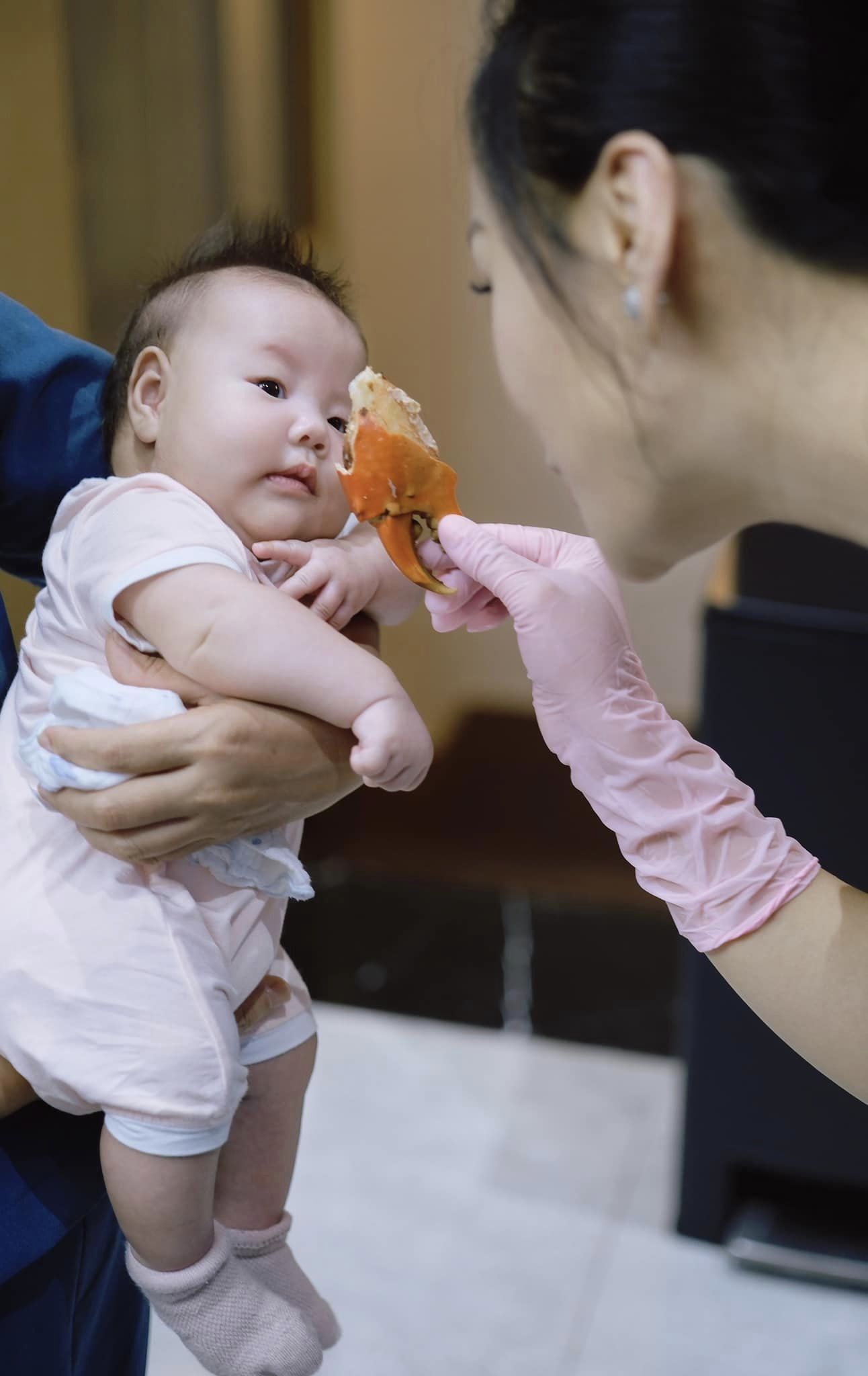 Cặp sinh đôi nhà shark Bình - Phương Oanh: Vừa chào đời đã 