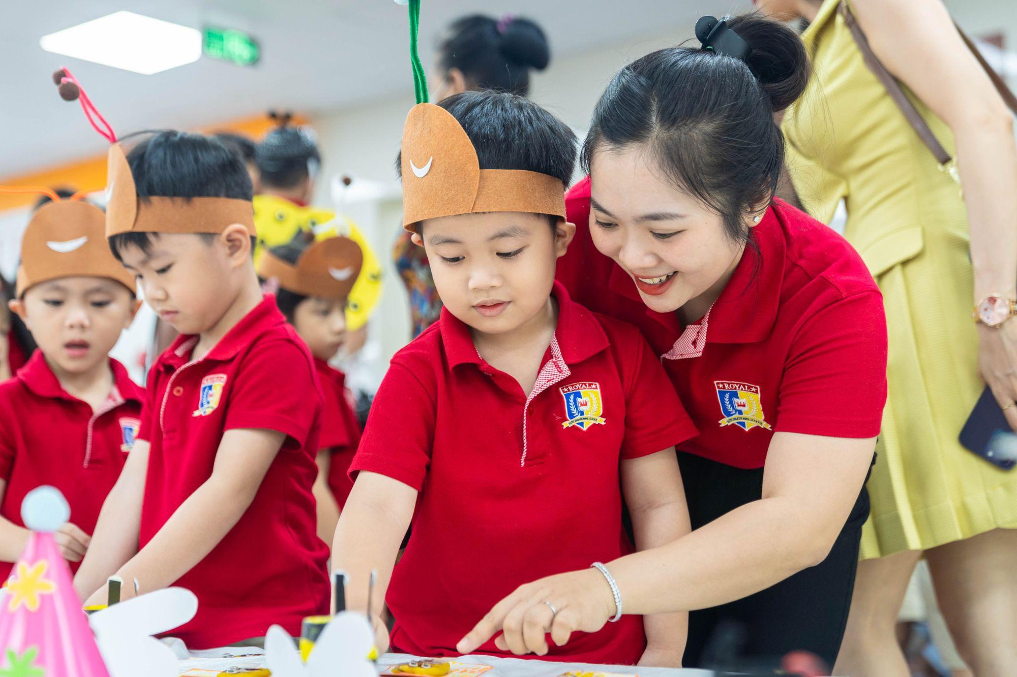 Trẻ mầm non Royal School tham gia dạ hội hoá trang côn trùng, khám phá muôn loài- Ảnh 10.