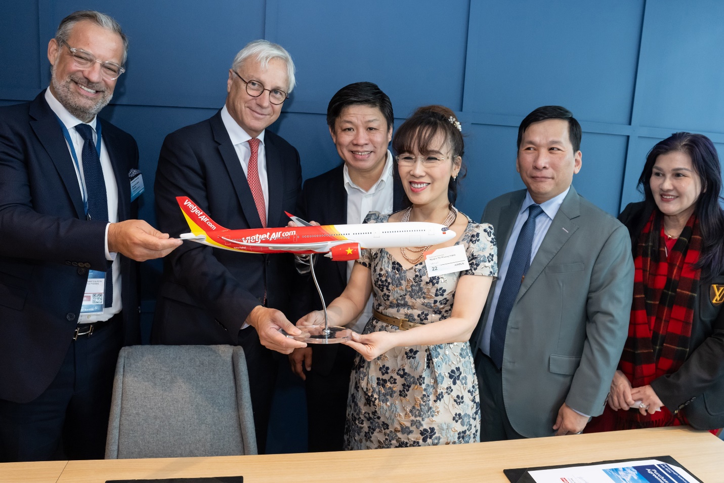 Vietjet và Airbus ký kết hợp đồng 20 tàu A330neo trị giá 7,4 tỷ Đô la Mỹ tại Farnborough Airshow- Ảnh 2.