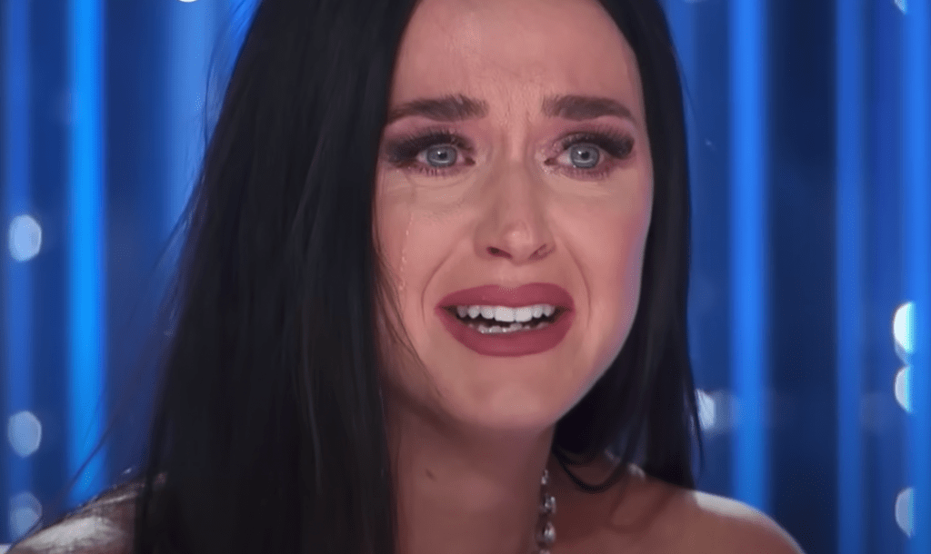 Katy Perry "chạm đáy sự nghiệp"