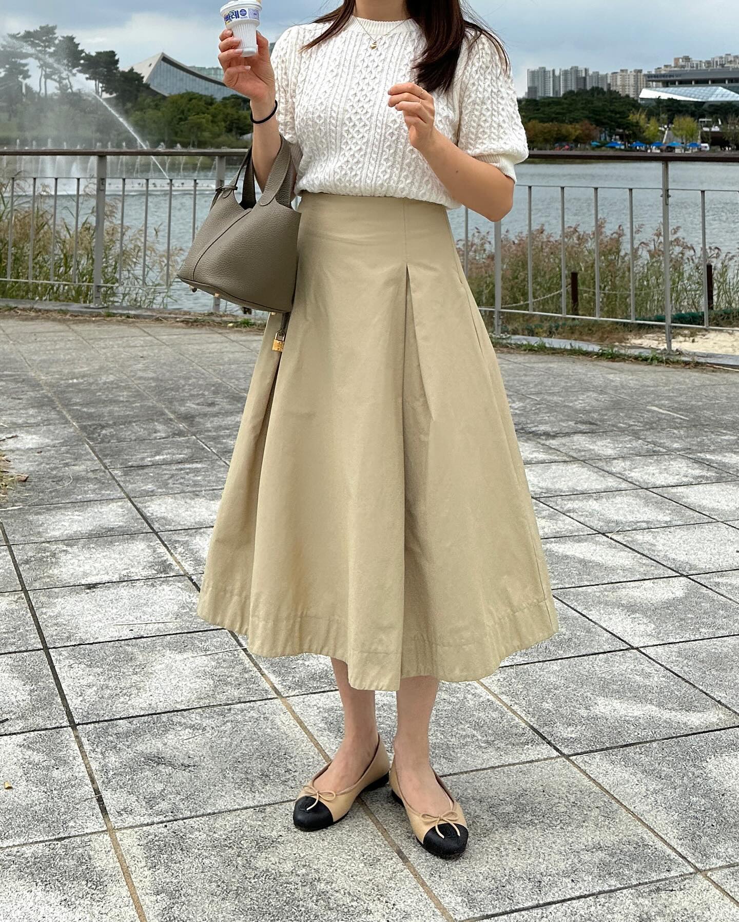 Quý cô Hàn Quốc cao 1m58 gợi ý 5 cách diện đồ tôn dáng mà không cần đi giày cao gót- Ảnh 10.