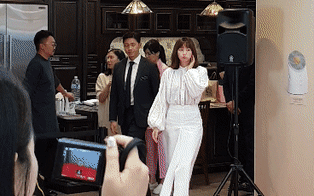 Mỹ nhân đổi đời chỉ nhờ 2 giây lên truyền hình, khiến cả showbiz ghen tị bây giờ ra sao?