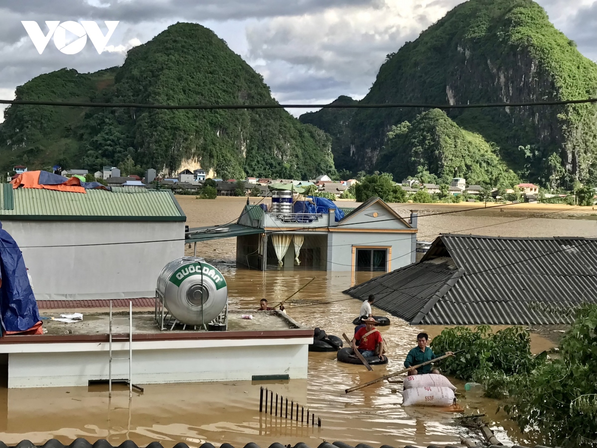 Mưa lũ kinh hoàng, nước vẫn ngập đến nóc nhà gần 40 hộ dân ở Thuận Châu (Sơn La)- Ảnh 3.