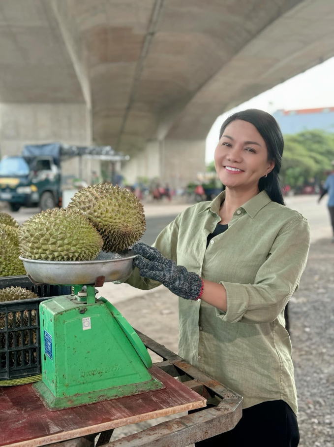 Nữ nghệ sĩ cải lương đình đám bán sầu riêng, vừa cất giọng đã làm cõi mạng dậy sóng- Ảnh 6.