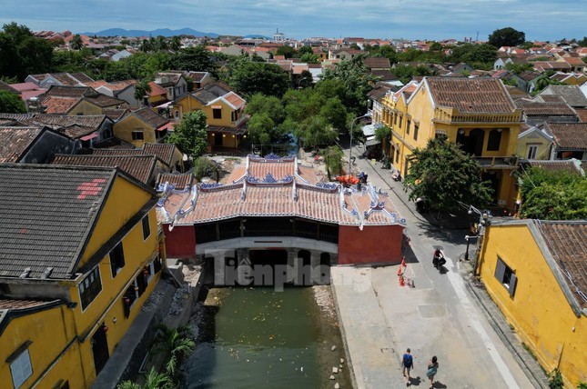 'Khoác áo mới' hơn 20 tỷ, Chùa Cầu nổi tiếng Hội An gây bất ngờ- Ảnh 3.