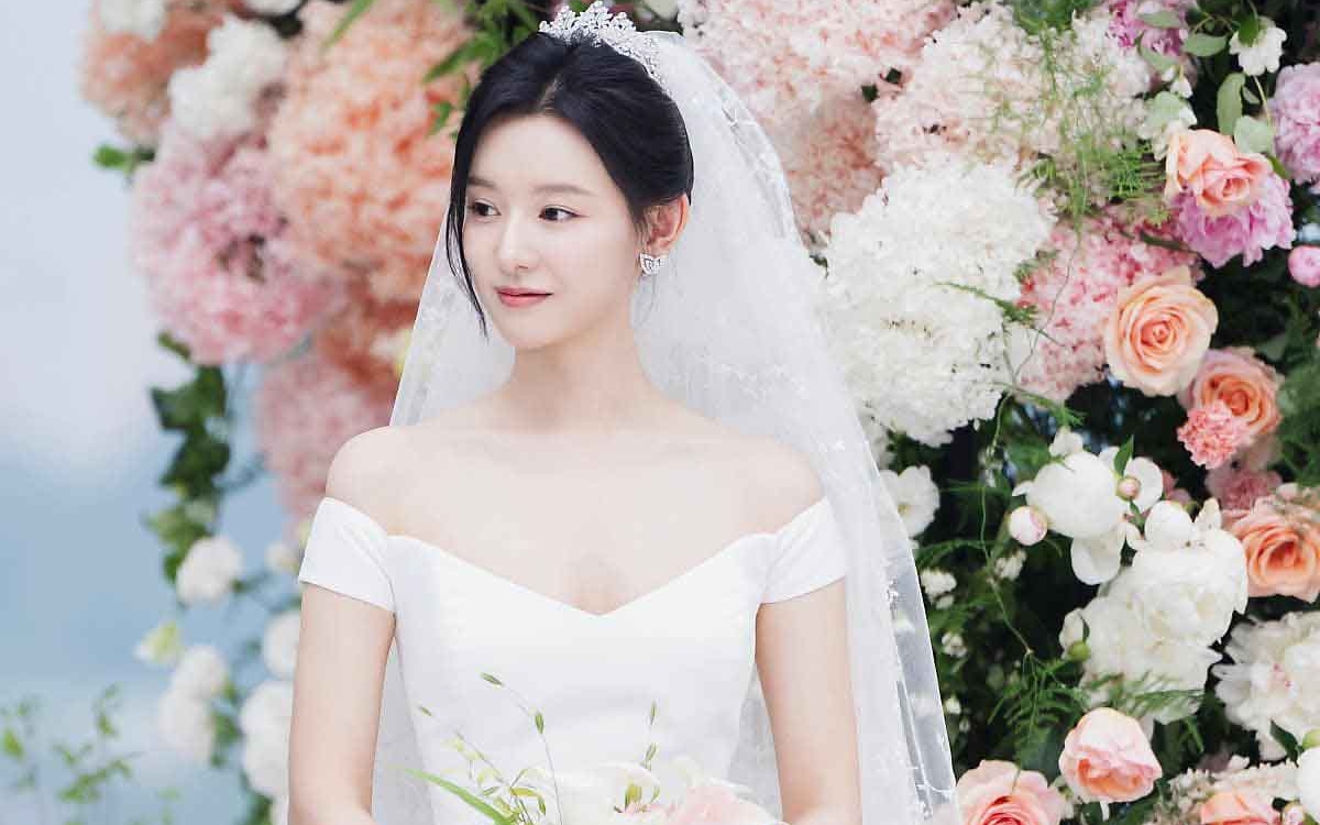 Rộ tin Kim Ji Won đã bí mật kết hôn, đàng trai sao hạng A lộ danh tính vì một hành động tại xứ Trung