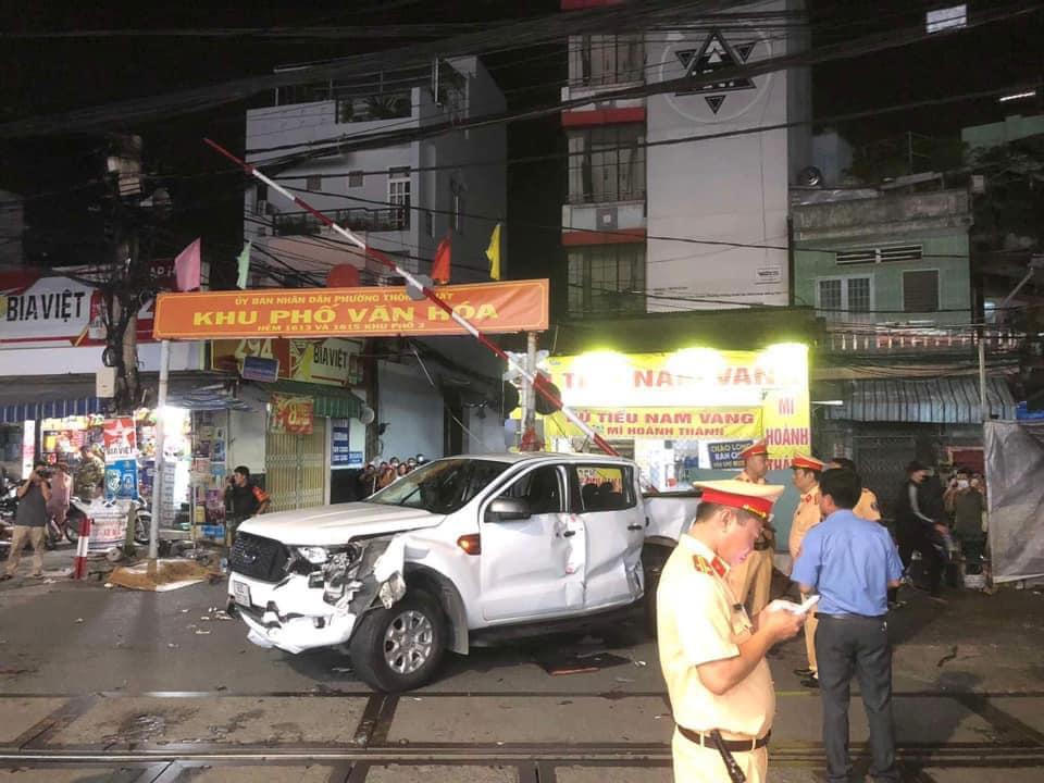 Nguyên nhân vụ ô tô bán tải va chạm với tàu hỏa, 5 người thương vong ở Đồng Nai- Ảnh 1.