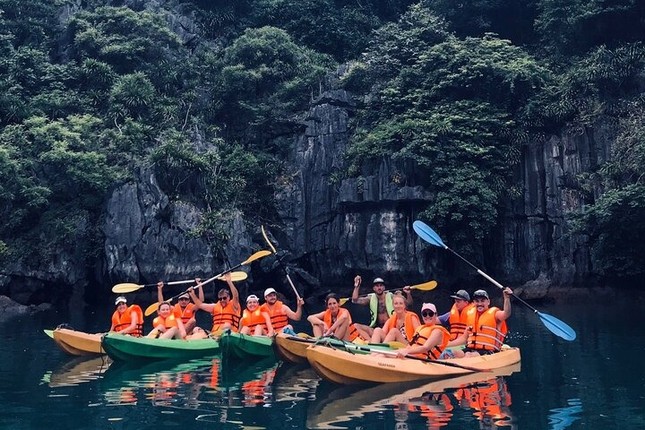 Việt Nam được bình chọn có trải nghiệm du lịch trên thuyền thú vị nhất thế giới- Ảnh 1.