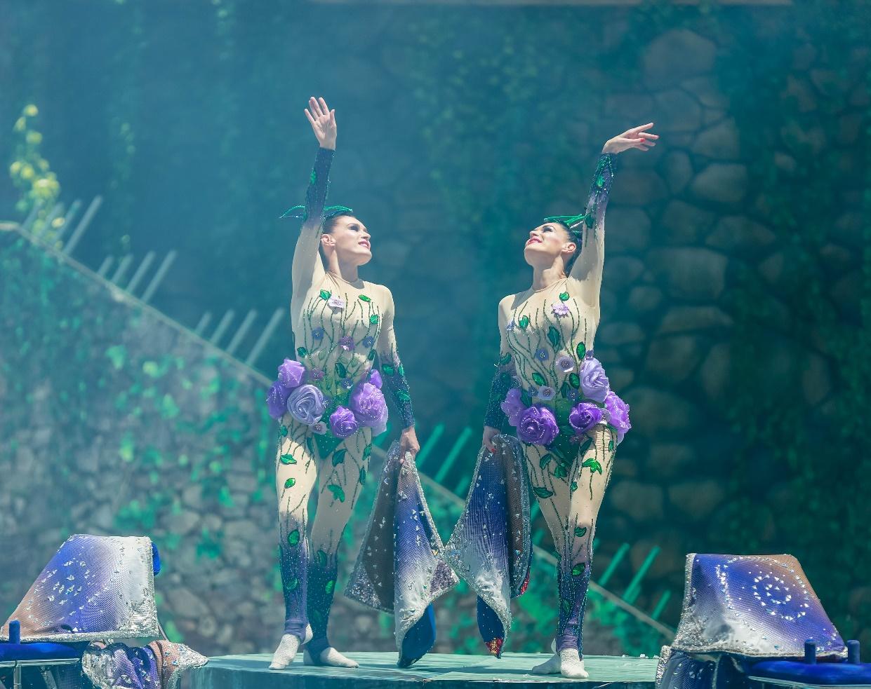 Show diễn lu&ocirc;n &ldquo;k&iacute;n chỗ&rdquo; tại đỉnh B&agrave; N&agrave; h&egrave; n&agrave;y- Ảnh 2.