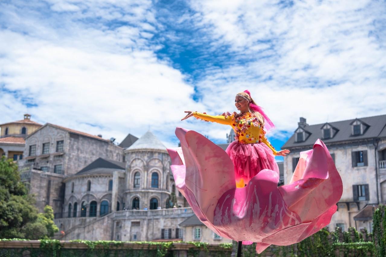 Show diễn lu&ocirc;n &ldquo;k&iacute;n chỗ&rdquo; tại đỉnh B&agrave; N&agrave; h&egrave; n&agrave;y- Ảnh 8.