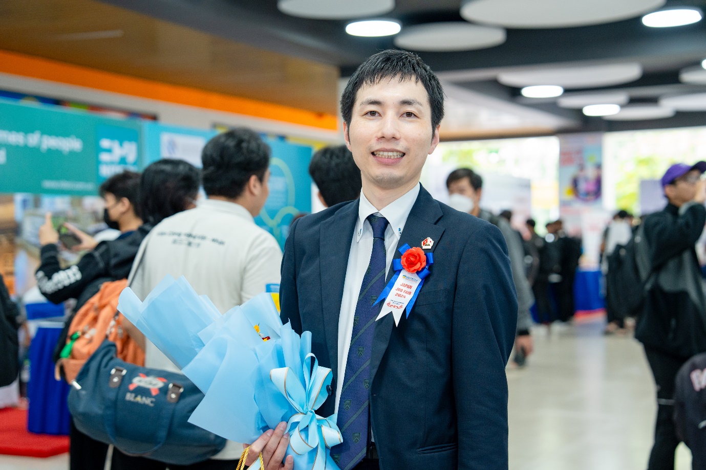 Sinh viên xúng xính CV săn việc cùng doanh nghiệp Nhật tại Japan Job Fair 2024- Ảnh 4.