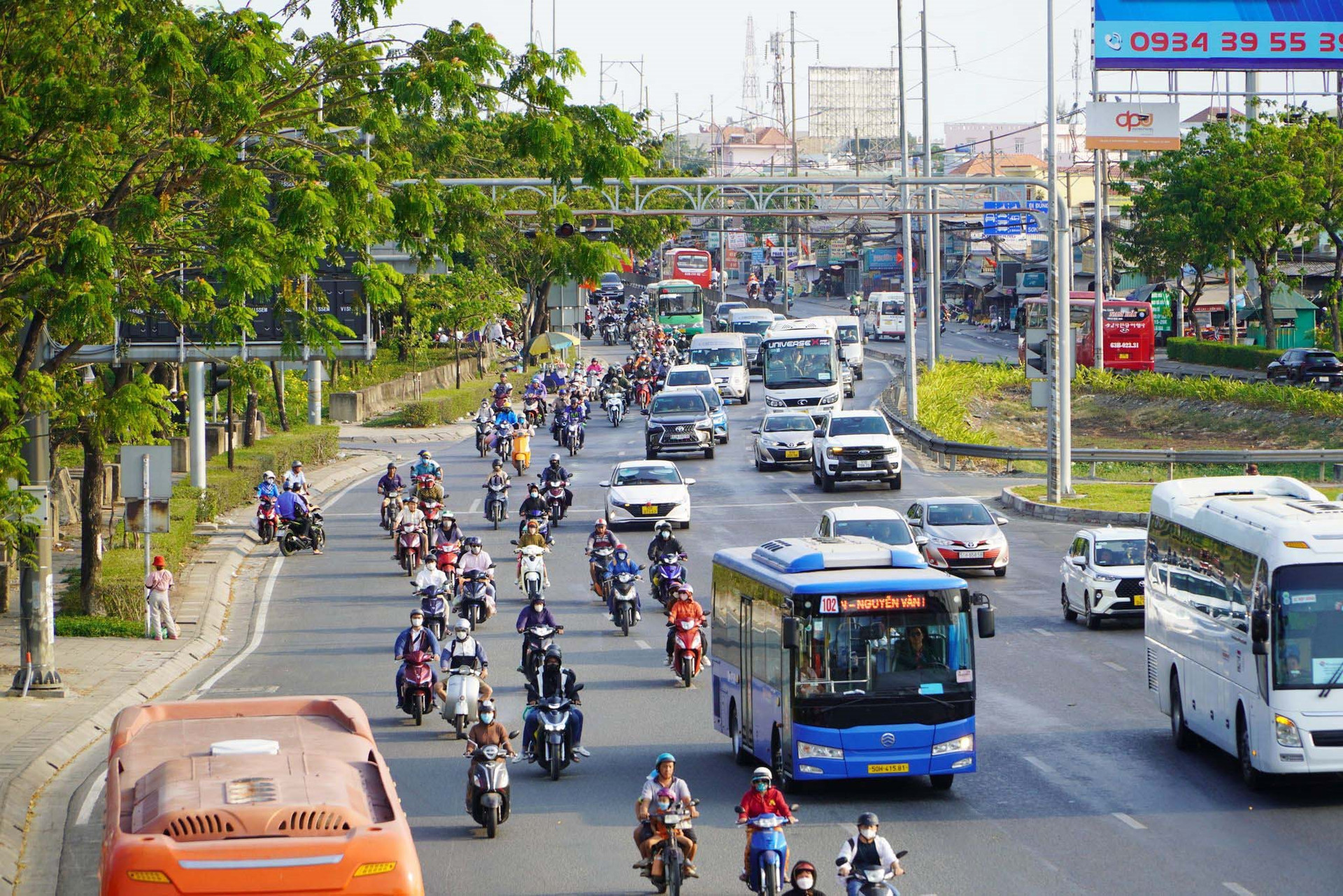 Chi phí sinh hoạt trung bình mỗi tháng khoảng 44 triệu với gia đình 4 người, thành phố đông dân nhất Việt Nam lọt top 10 thành phố có mức sống đắt đỏ nhất châu Á- Ảnh 2.