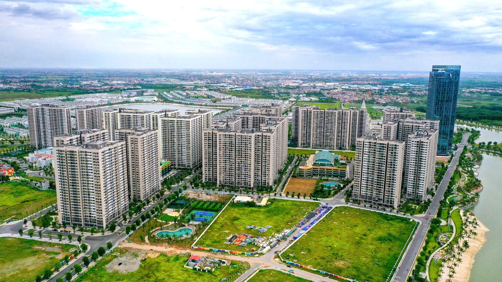 Gi&aacute; chung cư ngoại th&agrave;nh l&ecirc;n đến 100 triệu đồng/m2, thu nhập kh&ocirc;ng theo kịp l&agrave; 