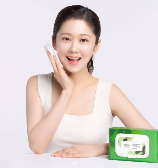 Jang Nara chăm da thế nào mà U45 vẫn trẻ đẹp, được ví như "ma cà rồng" xứ Hàn- Ảnh 1.