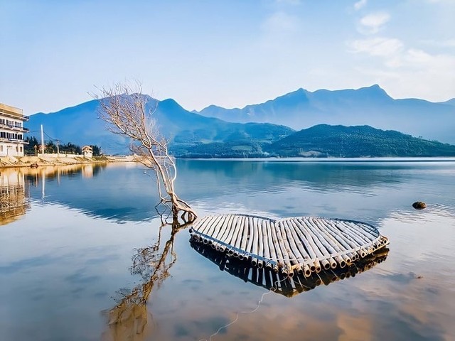 Việt Nam có 1 điểm đến lọt top vịnh đẹp nhất thế giới, cách thành phố chỉ 25km, được ví như chốn bồng lai tiên cảnh - Ảnh 6.