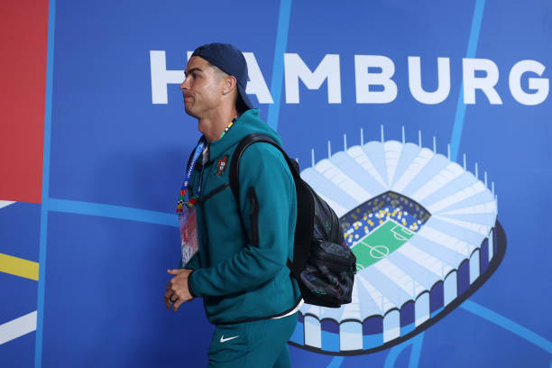 Trực tiếp Bồ Đ&agrave;o Nha - Ph&aacute;p: Ronaldo đ&aacute; ch&iacute;nh, đối đầu Mbappe! - Ảnh 1.