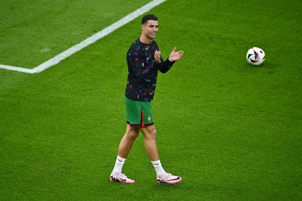 Trực tiếp Bồ Đ&agrave;o Nha - Ph&aacute;p: Ronaldo đ&aacute; ch&iacute;nh, đối đầu Mbappe! - Ảnh 2.
