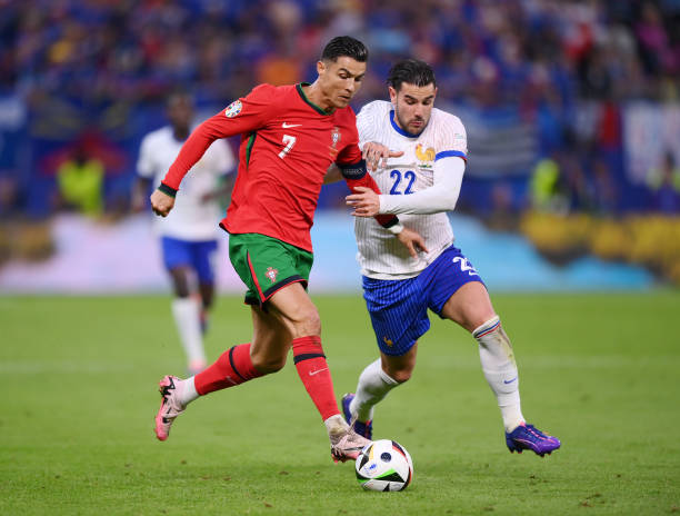 Trực tiếp Bồ Đ&agrave;o Nha - Ph&aacute;p: Mbappe c&ugrave;ng đồng đội tăng tốc, fan Ronaldo lo sốt v&oacute; - Ảnh 1.