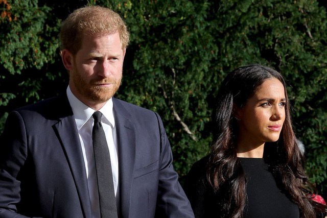 Harry và Meghan bất hòa trong chuyện hàn gắn rạn nút với gia đình hoàng gia - Ảnh 1.