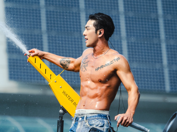 Đại hội 6 múi hot nhất Hàn Quốc hiện nay: Dàn nam thần U40 đồng loạt khoe body lực lưỡng, bạo hơn hẳn đàn em - Ảnh 4.